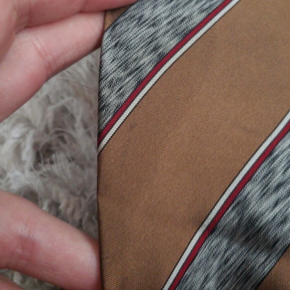 Vintage Gucci 100% silk tie - Picture 5 of 5